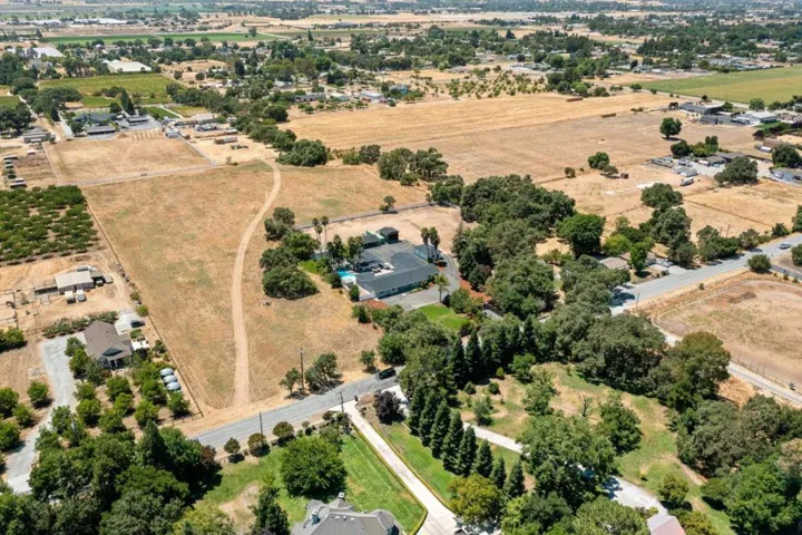 11685 Foothill Avenue, Gilroy, California 95020