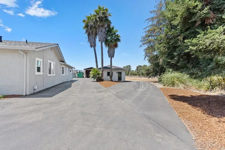 11685 Foothill Avenue, Gilroy, California 95020