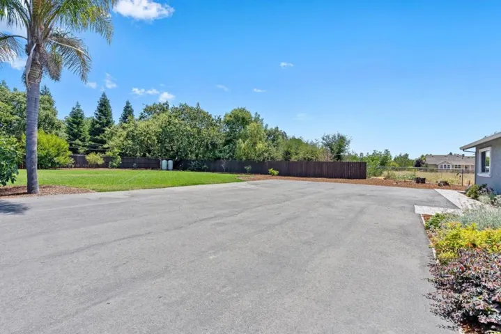 11685 Foothill Avenue, Gilroy, California 95020
