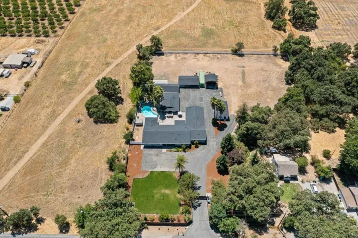 11685 Foothill Avenue, Gilroy, California 95020