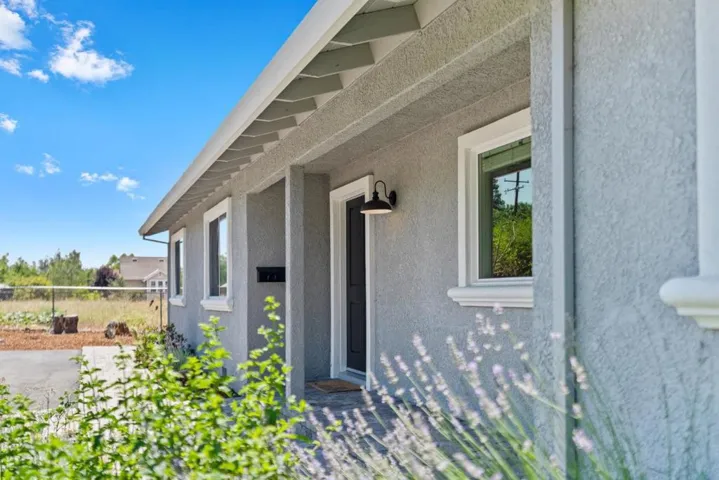 11685 Foothill Avenue, Gilroy, California 95020