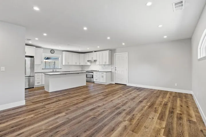 11685 Foothill Avenue, Gilroy, California 95020