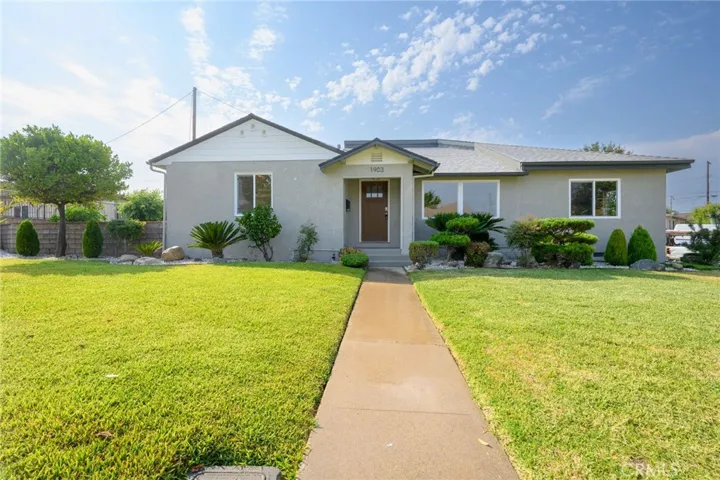 Gorgeous 4 bedroom, 2.5 bathroom home
