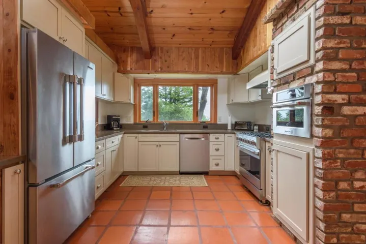1585 La Honda Road, Woodside, California 94062