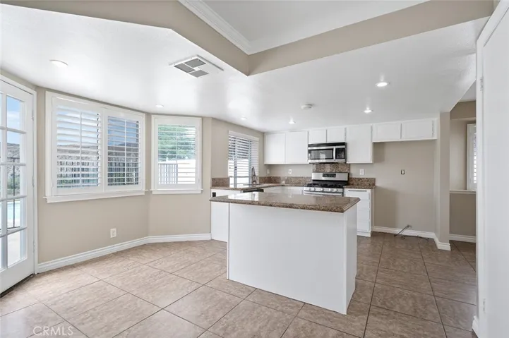 44210 Galicia Drive, Hemet, California 92544