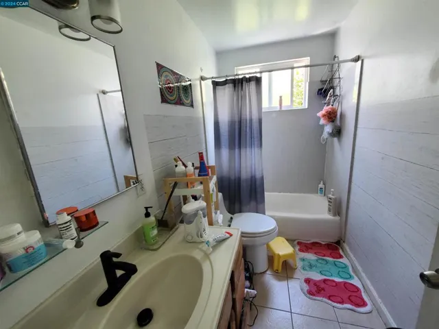 2552 109th Ave, Oakland, California 94603