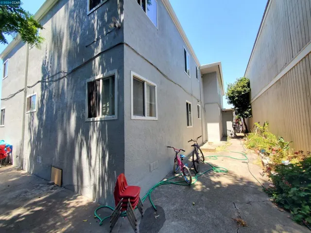 2552 109th Ave, Oakland, California 94603