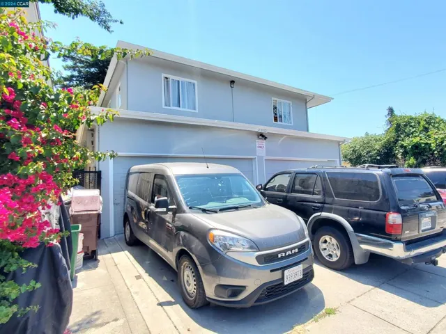 2552 109th Ave, Oakland, California 94603