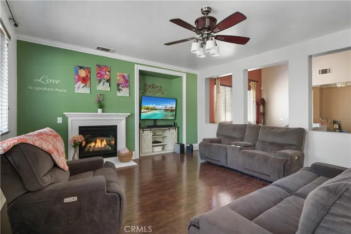 527 W Kennedy Street, Rialto, California 92376