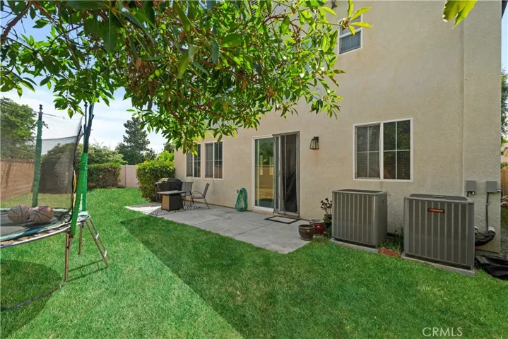 527 W Kennedy Street, Rialto, California 92376