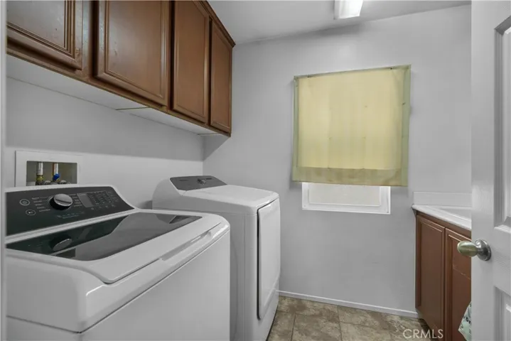 527 W Kennedy Street, Rialto, California 92376
