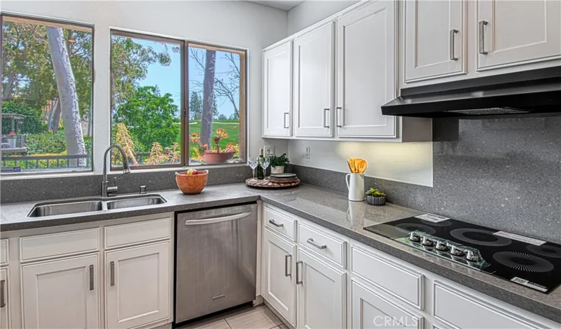 407 Bay Hill Drive, Newport Beach, California 92660