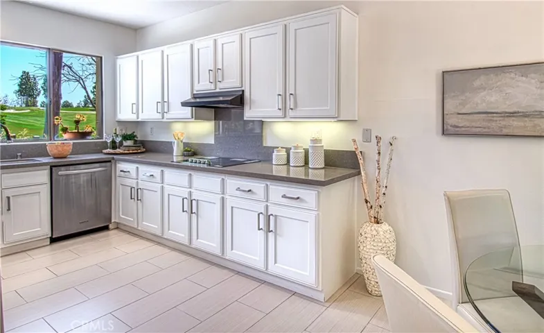 407 Bay Hill Drive, Newport Beach, California 92660