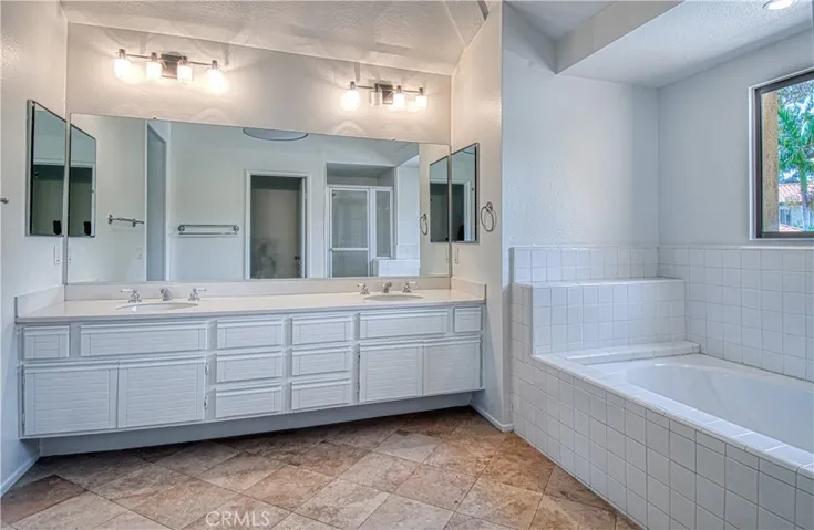 Primary bedroom bath