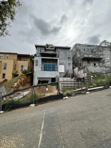 , Oakland, California 94618