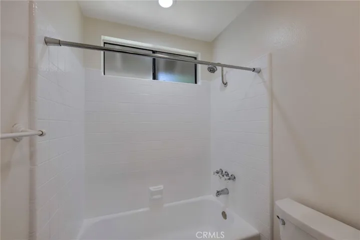 73. Jack & Jill Tub-Shower