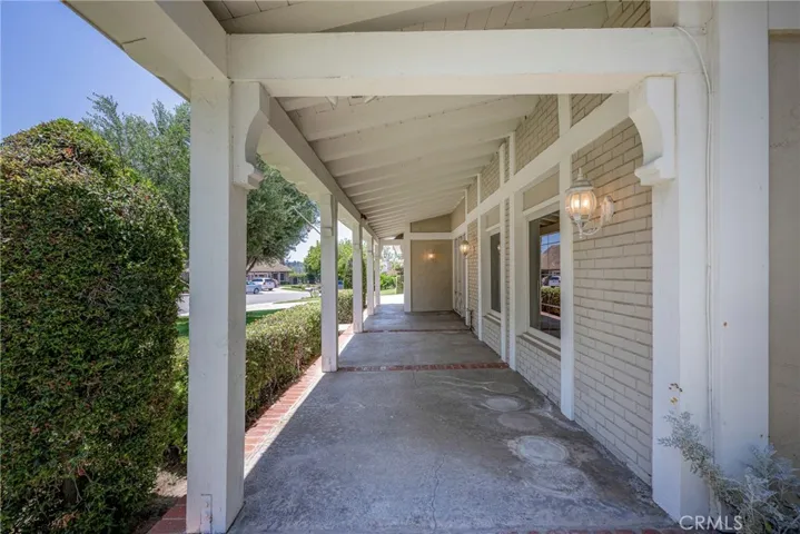 9. Front covered Poarch