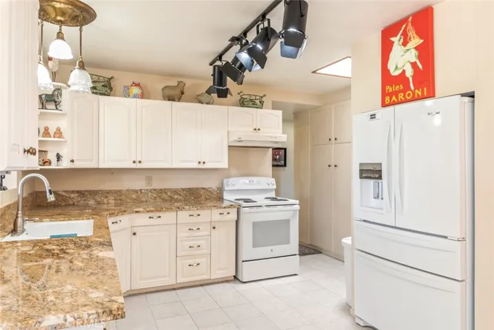 451 Palomar, Hemet, California 92543