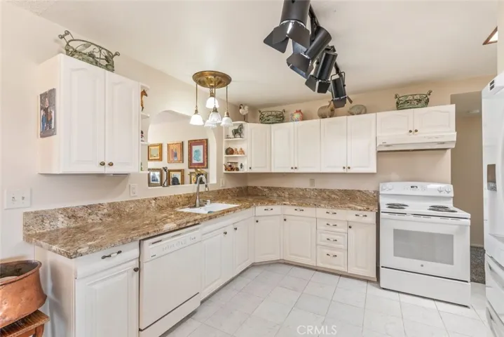 451 Palomar, Hemet, California 92543