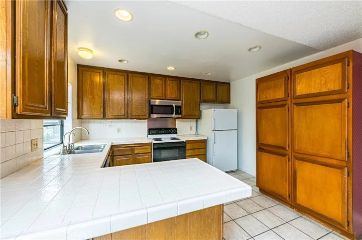 1336 E Mission Avenue, Escondido, California 92027