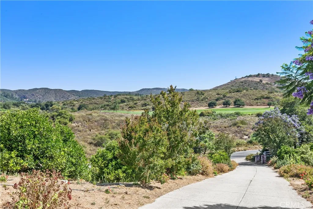 23505 Carancho Road, Temecula, California 92590 home-pic-71
