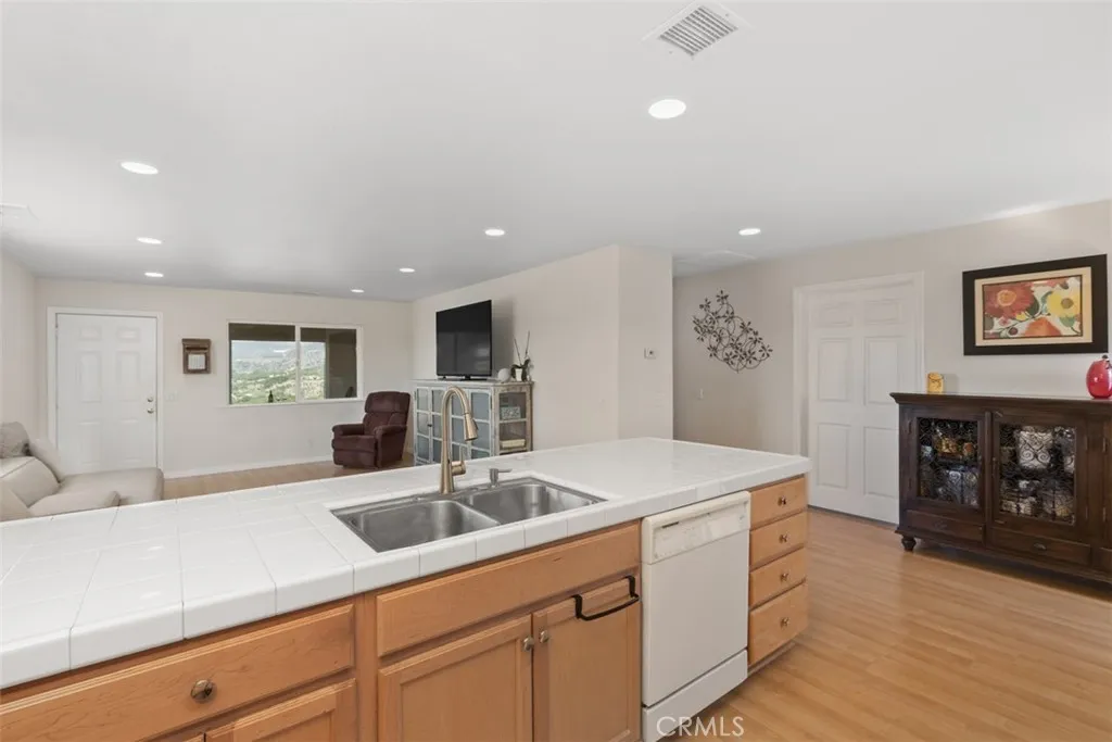 23505 Carancho Road, Temecula, California 92590 home-pic-55