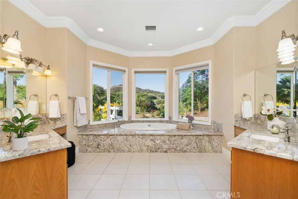 23505 Carancho Road, Temecula, California 92590 home-pic-23