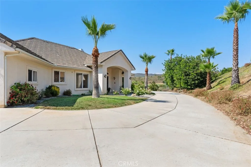 23505 Carancho Road, Temecula, California 92590 home-pic-65