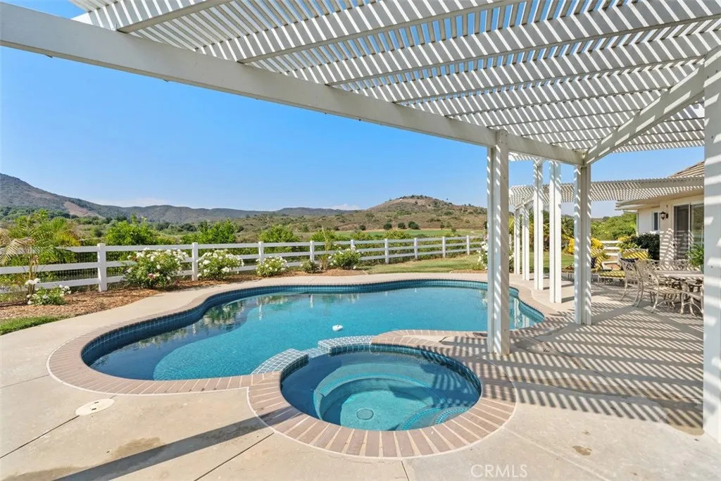 23505 Carancho Road, Temecula, California 92590 home-pic-39