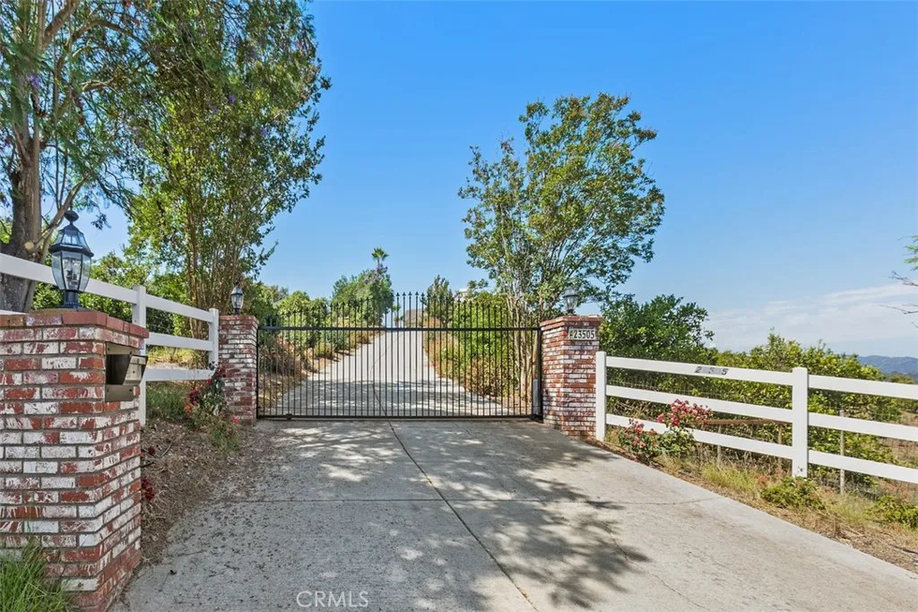 23505 Carancho Road, Temecula, California 92590 home-pic-72