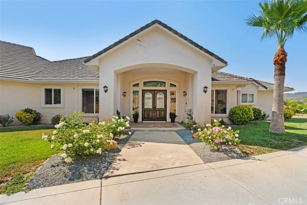 23505 Carancho Road, Temecula, California 92590 home-pic-4