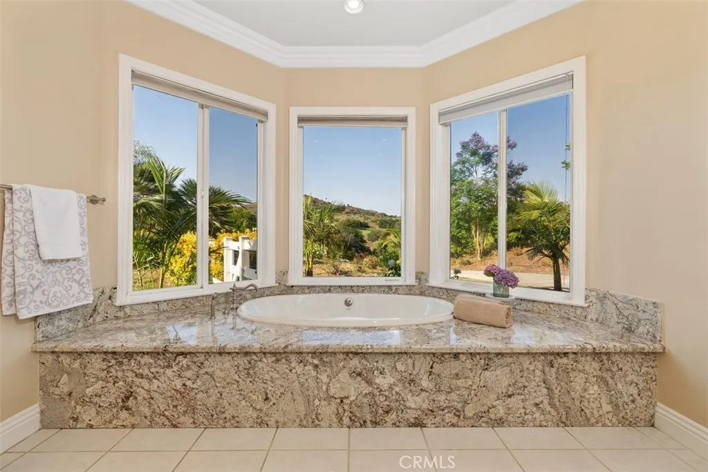 23505 Carancho Road, Temecula, California 92590 home-pic-24