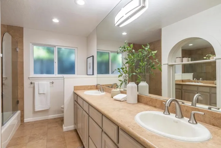 200 Vista De Sierra, Los Gatos, California 95030