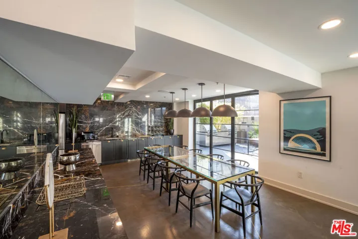 727 W 7th Street 414, Los Angeles, California 90017