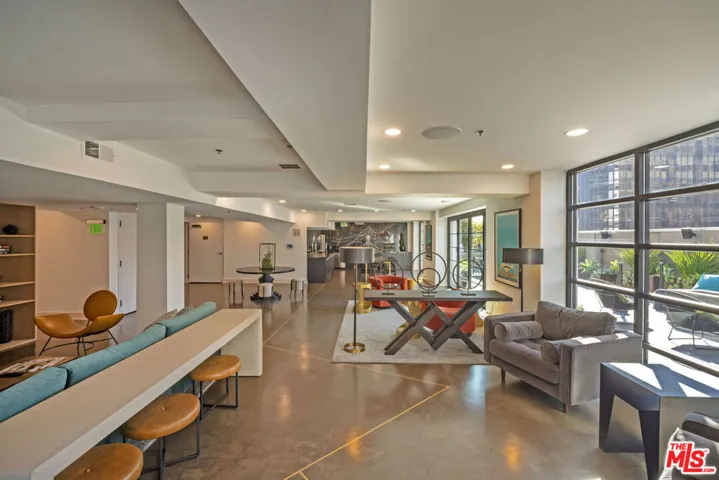 727 W 7th Street 414, Los Angeles, California 90017
