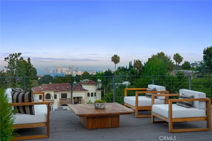 10820 Savona Road, Los Angeles, California 90077