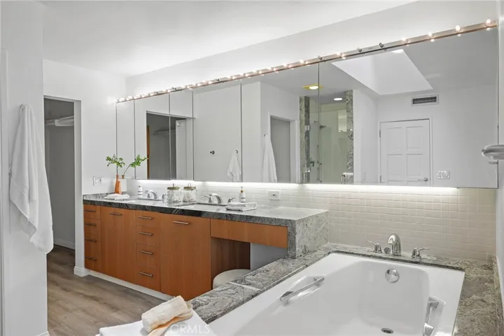 10820 Savona Road, Los Angeles, California 90077