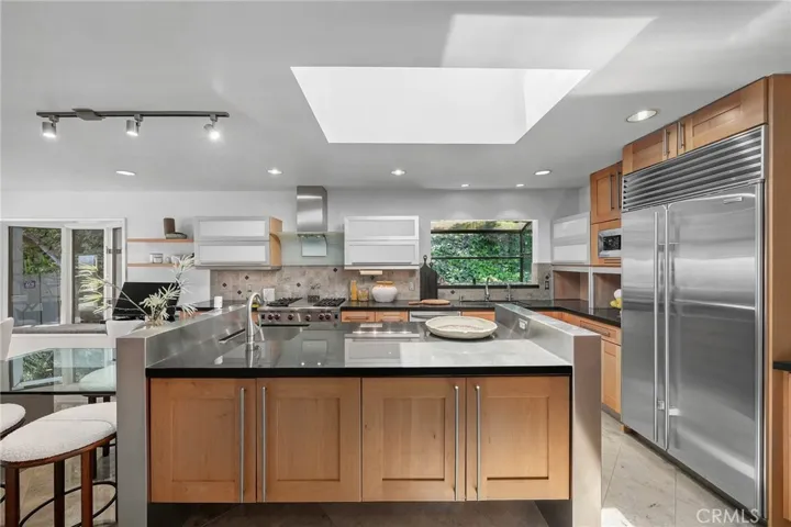 10820 Savona Road, Los Angeles, California 90077