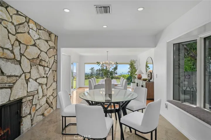 10820 Savona Road, Los Angeles, California 90077