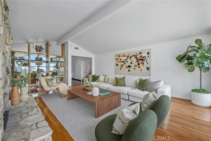10820 Savona Road, Los Angeles, California 90077