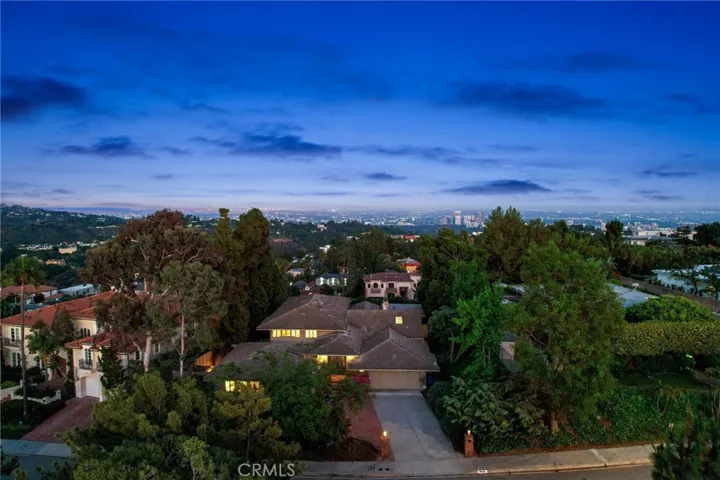 10820 Savona Road, Los Angeles, California 90077