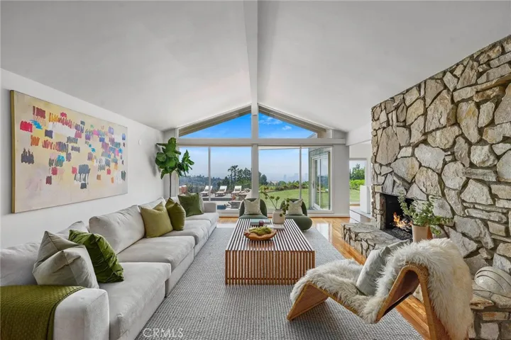 10820 Savona Road, Los Angeles, California 90077