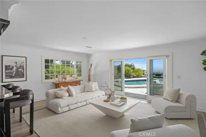 10820 Savona Road, Los Angeles, California 90077