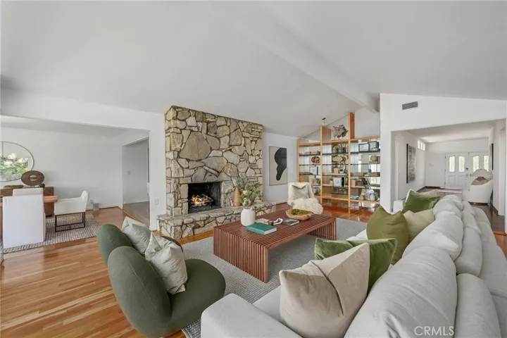 10820 Savona Road, Los Angeles, California 90077