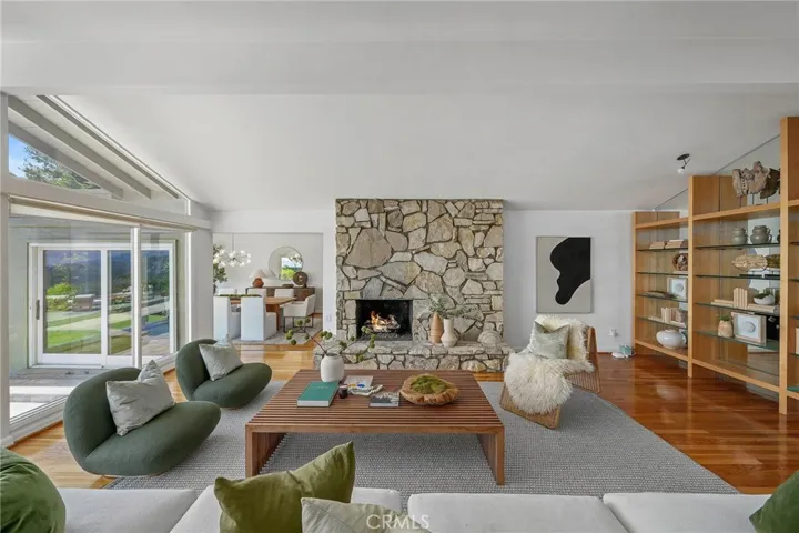 10820 Savona Road, Los Angeles, California 90077