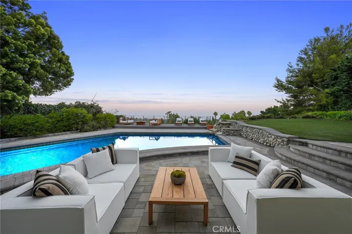 10820 Savona Road, Los Angeles, California 90077