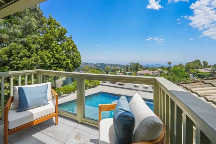 10820 Savona Road, Los Angeles, California 90077