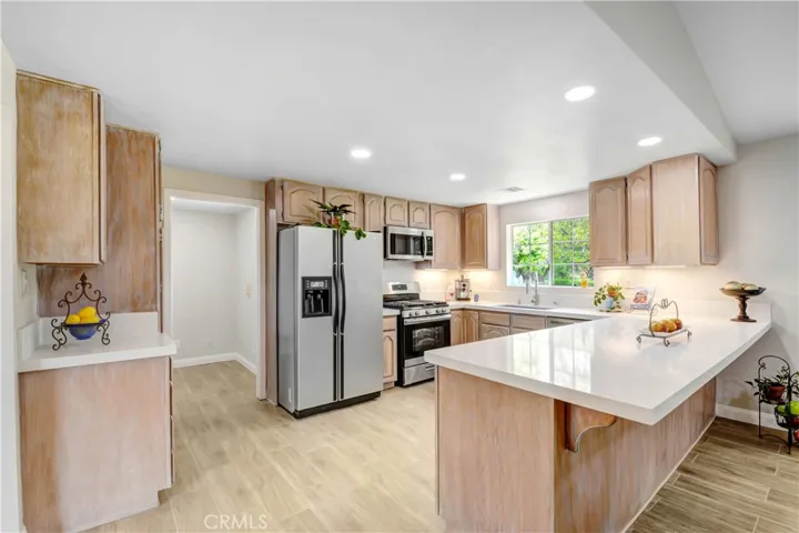 Bright Sunny Kitchen - New Quarts Counters, tons of cabinets, new sink, some new appliances....