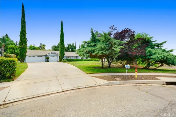 36123 Serape Drive, Yucaipa, California 92399