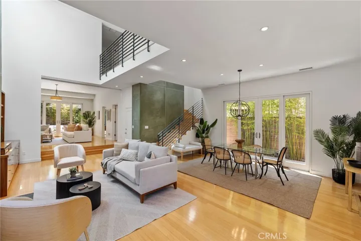 2710 Pine Avenue, Manhattan Beach, California 90266